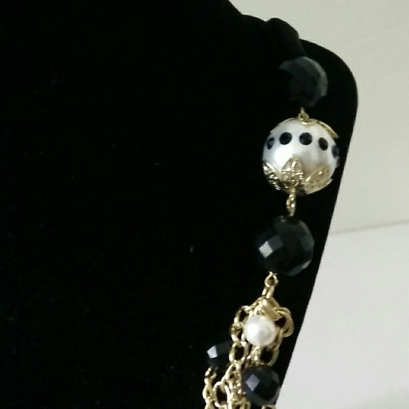 Bold statement 5 layer goldtone necklace 32" - Picture 3 of 8